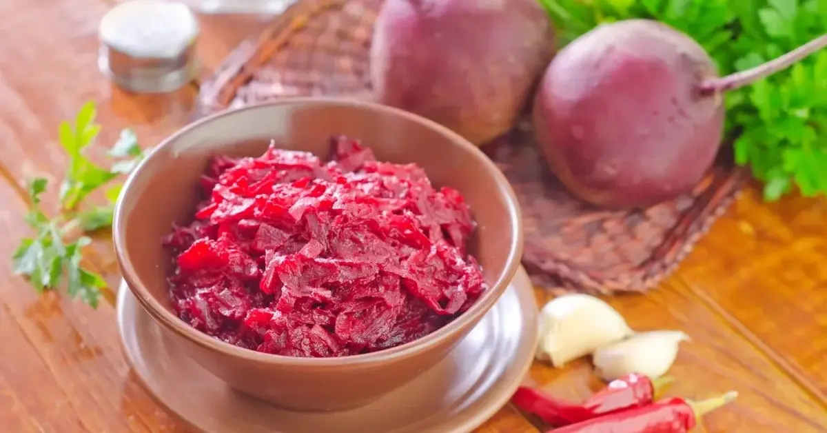 Zasmażane buraczki w miseczce