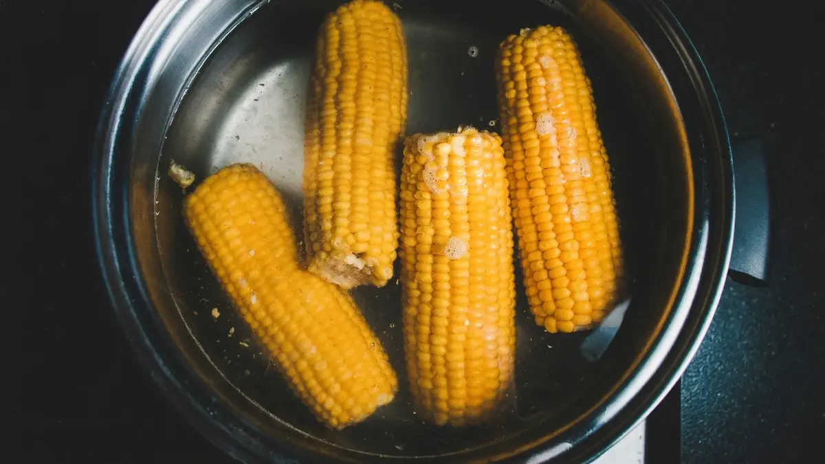 kukurydza gotowana w garnku