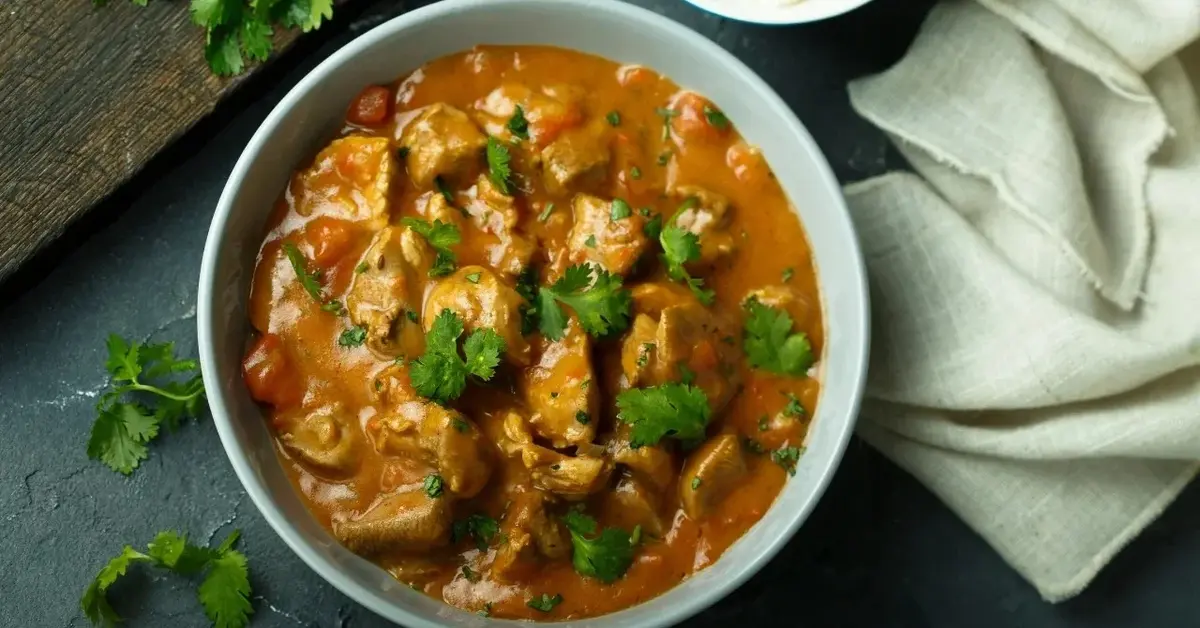 Główne zdjęcie - Curry z kurczaka: Podróż kulinarna zaczyna się tutaj!