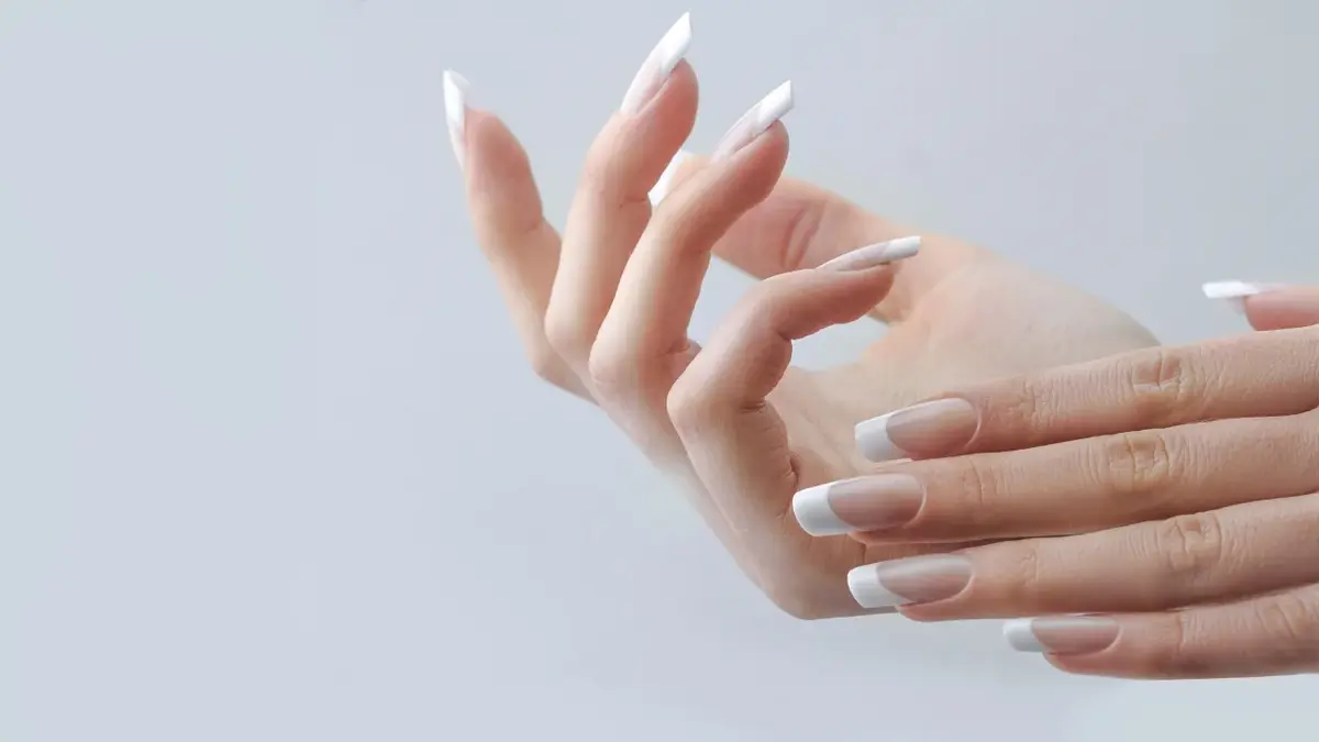 French manicure 