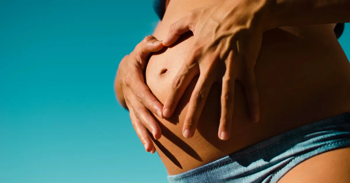 Główne zdjęcie - Jak zadbać o skórę na brzuchu po ciąży? Oto domowe triki